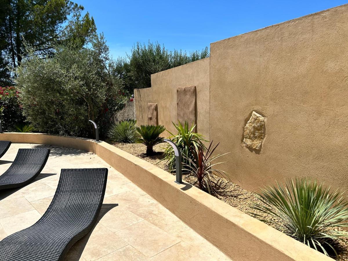 Villa De Charme En Campagne Avec Piscine Privee Et Nature Luxuriante Le Beausset Exterior photo