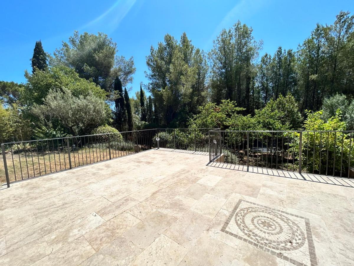 Villa De Charme En Campagne Avec Piscine Privee Et Nature Luxuriante Le Beausset Exterior photo